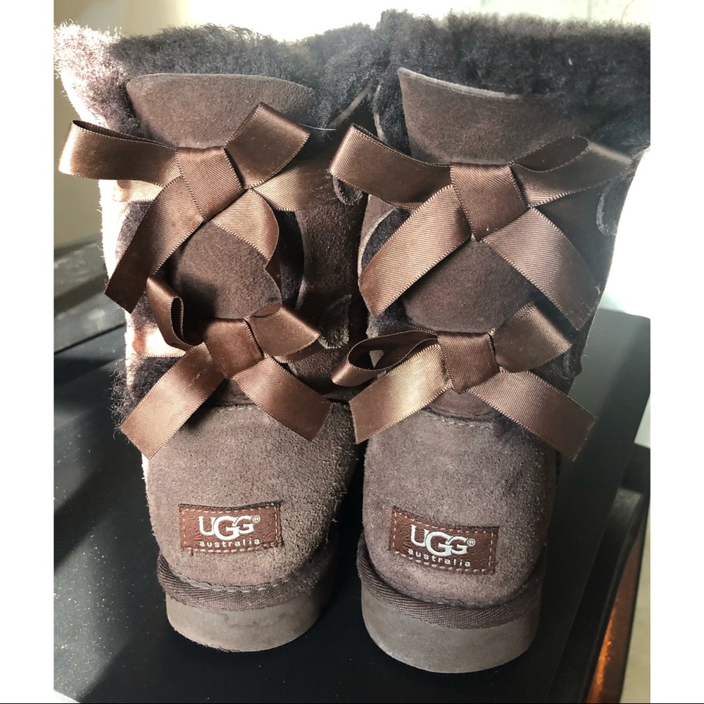Chocolate brown bailey bow UGGS🎀